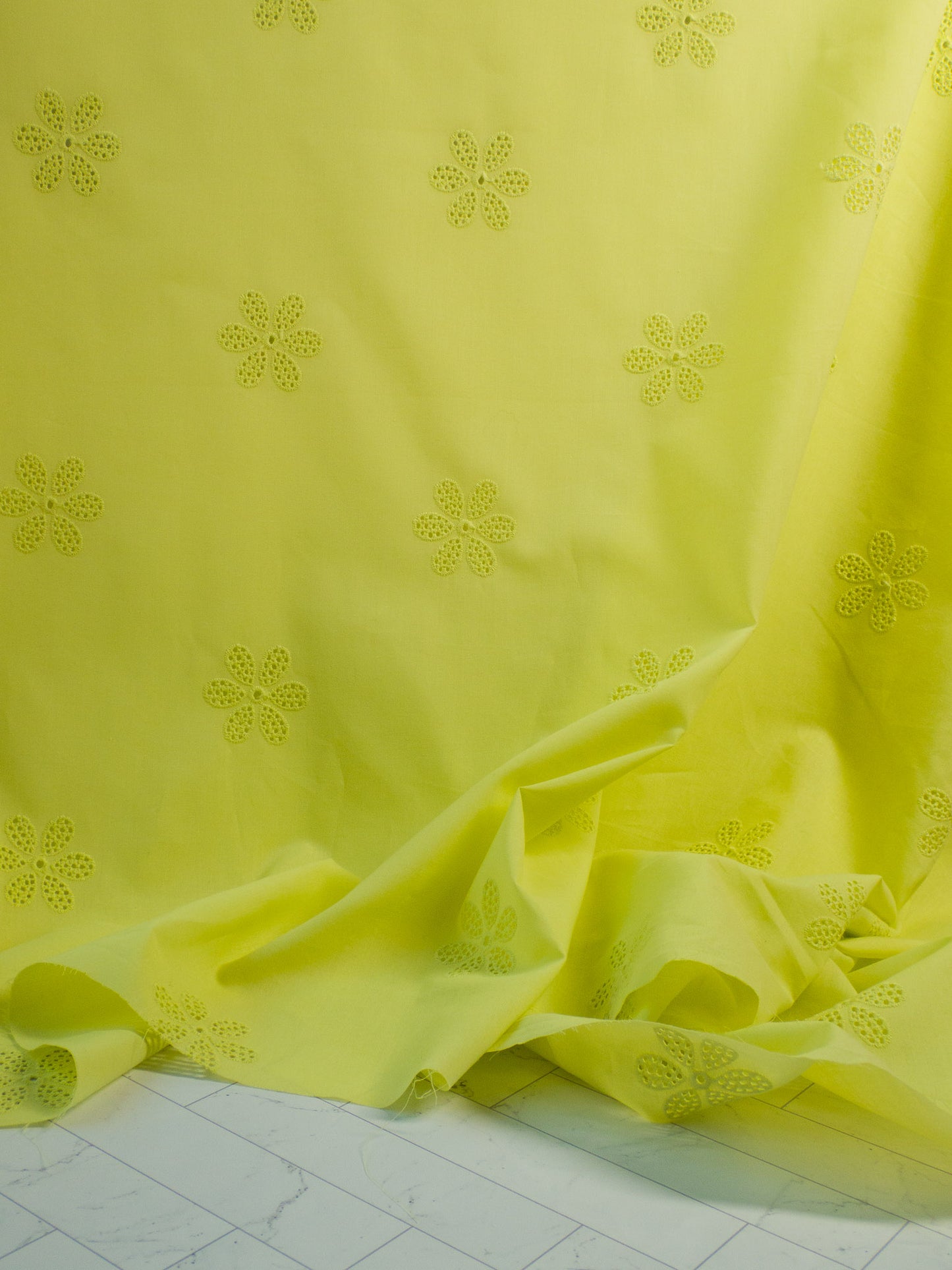 Daisy Eyelet - Yellow